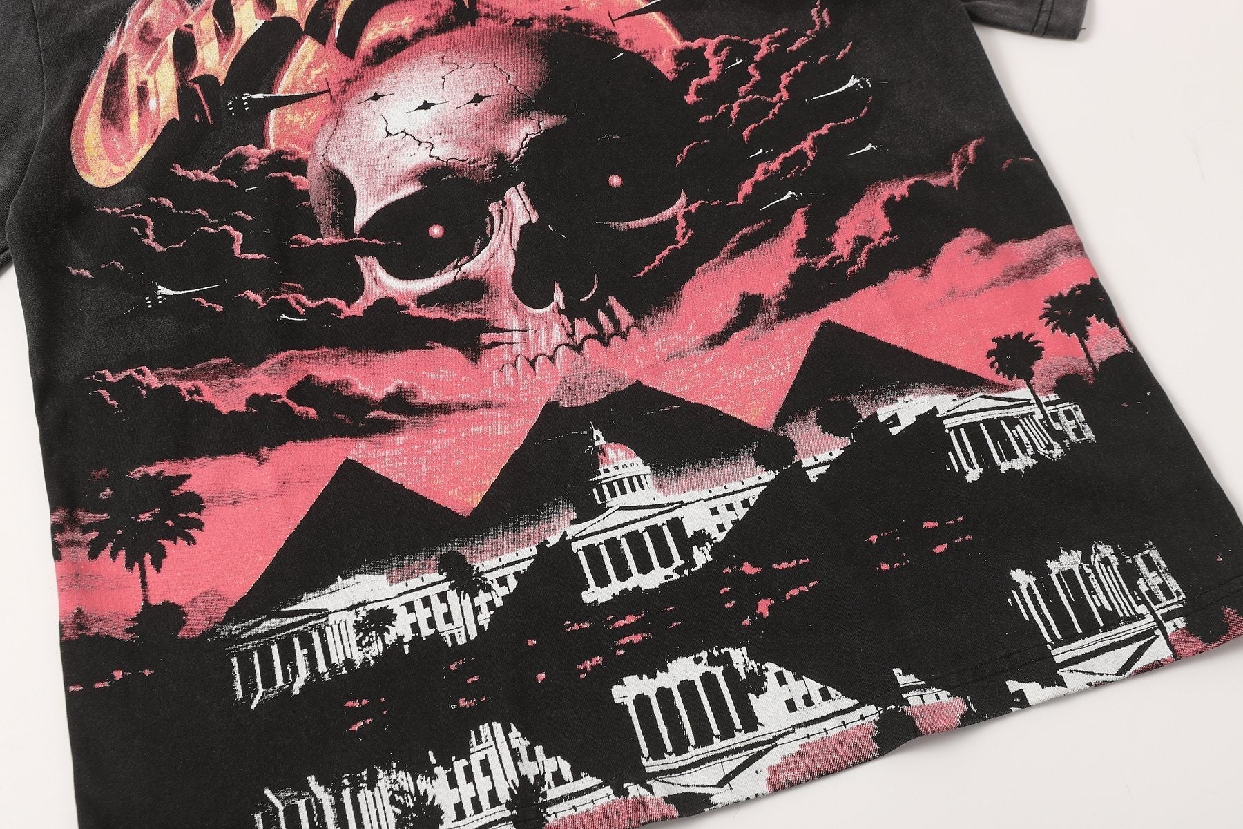 Godspeed E Pluribus Unum Skull Graphic T-Shirt — detail